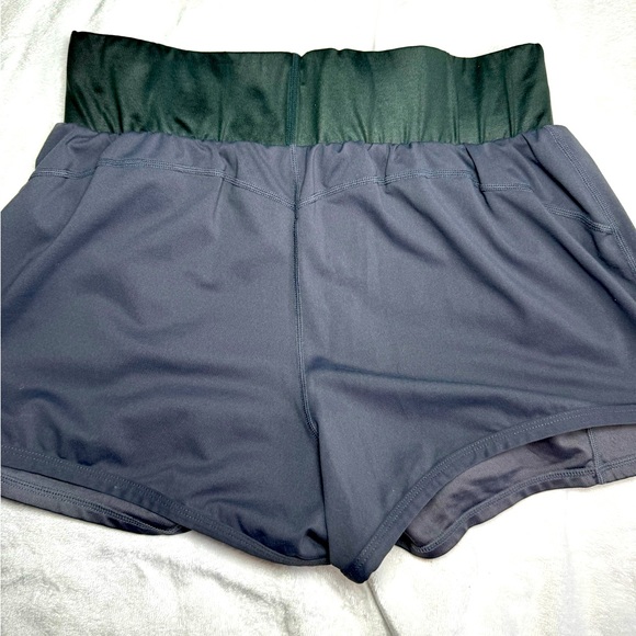 Fabletics Shorts, size M, running shorts with spandex undershorts - Picture 8 of 8